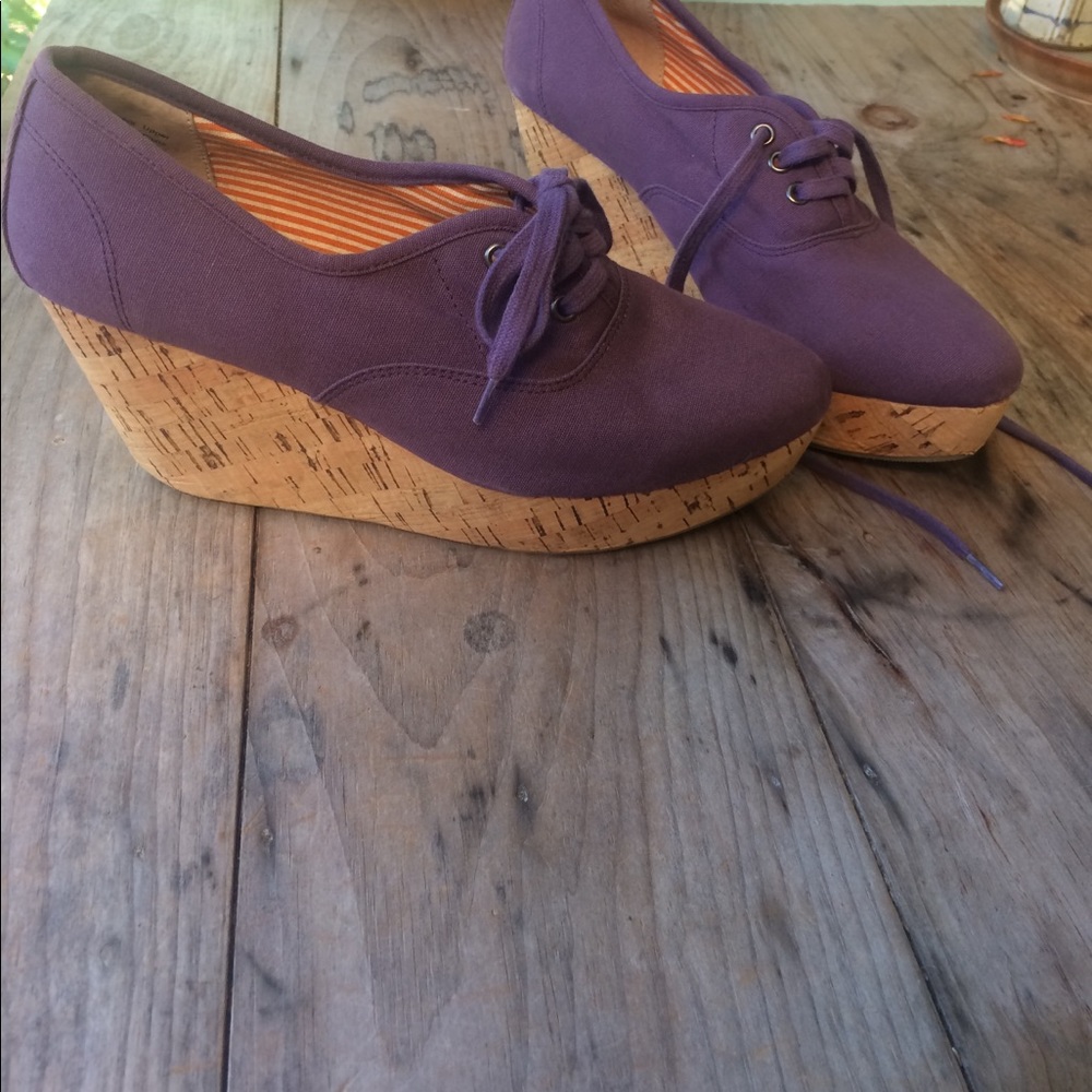 Wedge sneakers